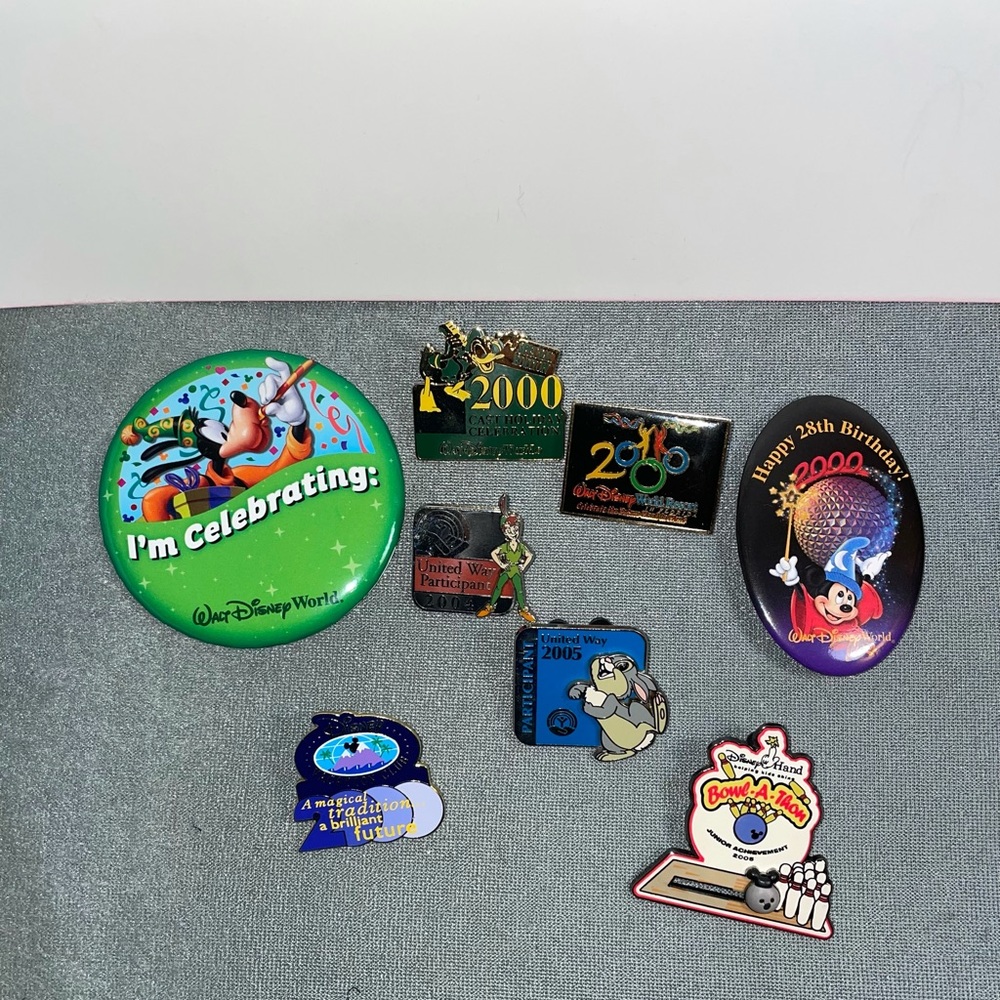Lot Of 8 Walt Disney World Pins